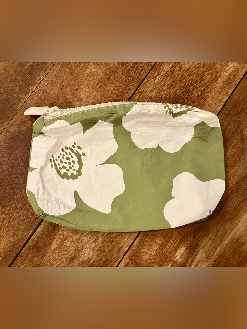 ALOHA Collection Green & White Floral Zip Pouch